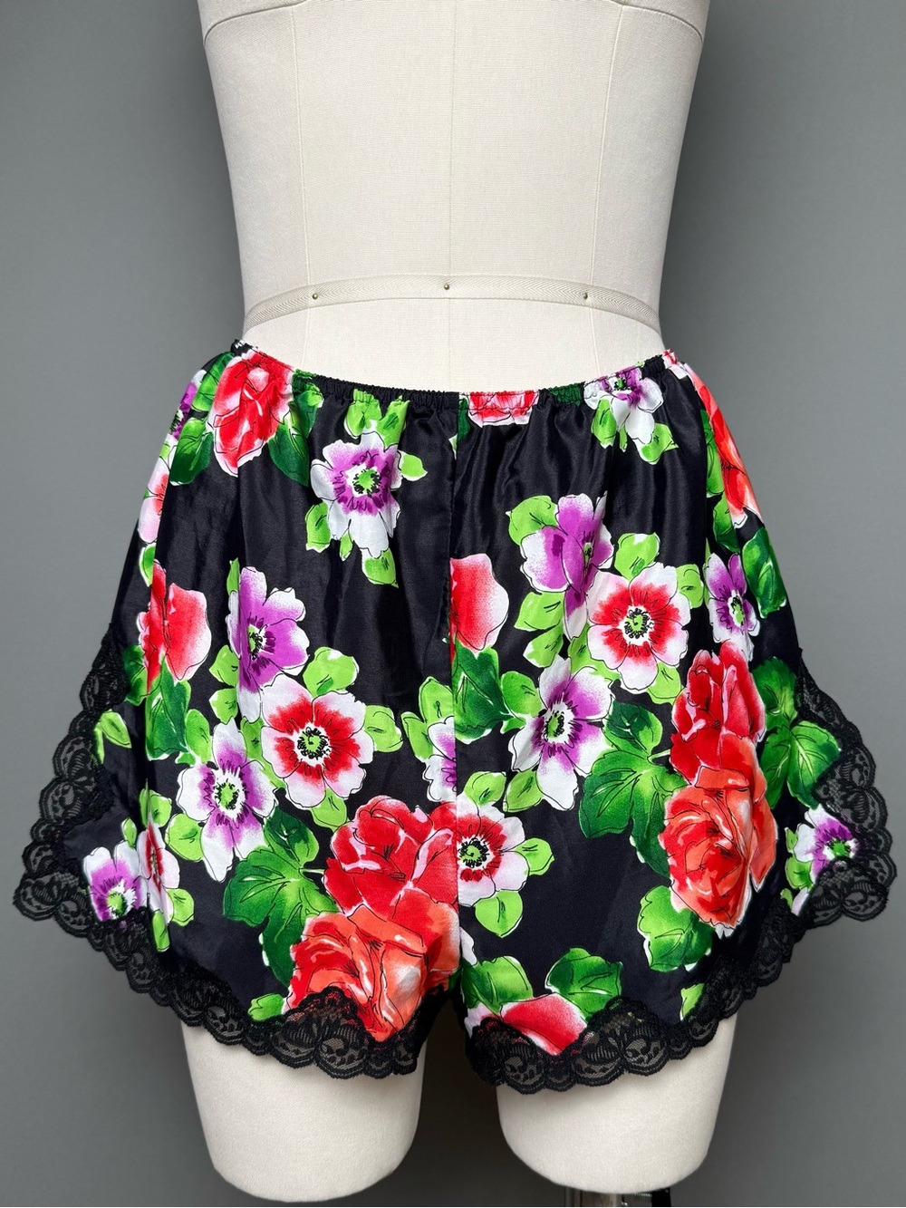 Vintage Victoria’s Secret Gold Label Black Floral High Slit Shorts Small